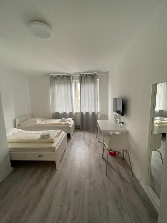 Tyros Hotel Und Gaestehaus Am Weidendamm Hannover Exterior photo
